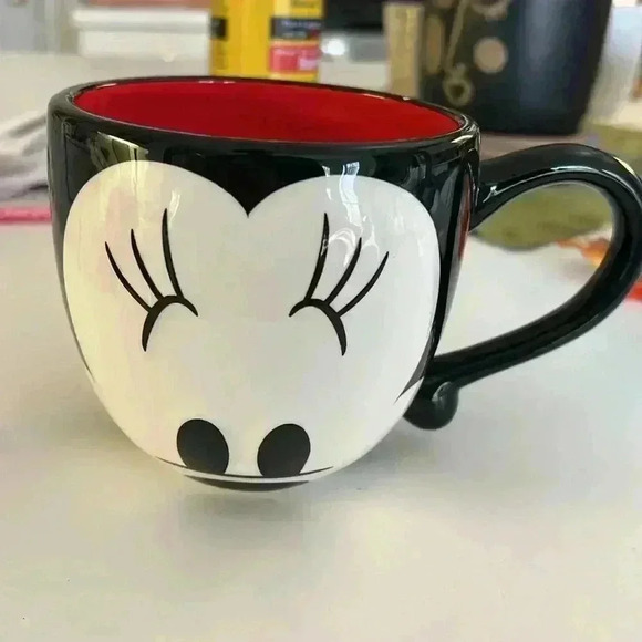 Minnie Mouse coffee mug - Picture 3 of 3
